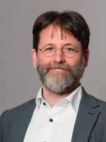 Andreas Oelze Andreas Oelze, Weltanschauungsbeauftragter der Evangelischen Landeskirche in Württemberg
