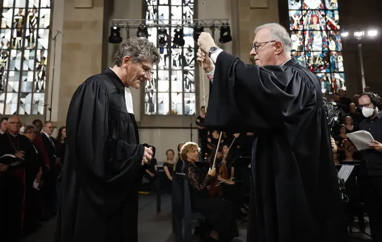 Gottesdienst und Festakt zur Verabschiedung von Landesbischof Frank Otfried July und Amtseinfhrung von Ernst-Wilhelm Gohl.