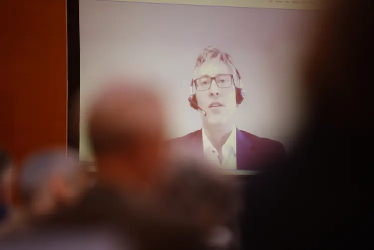 Christoph Müller, Vorsitzender des Rechtsausschusses Herbsttagung der württembergischen evangelischen Landessynode im Hospitalhof.