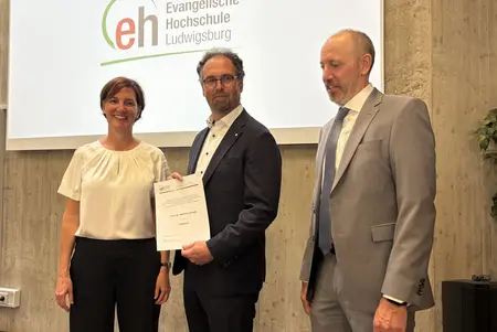 Prof. Dr. Andrea Dietzsch, Prof. Dr. Kornelius Knapp, Prof. Dr. Rolf Ahlrichs V.l.n.r. Prof. Dr. Andrea Dietzsch, Prof. Dr. Kornelius Knapp, Prof. Dr. Rolf Ahlrichs