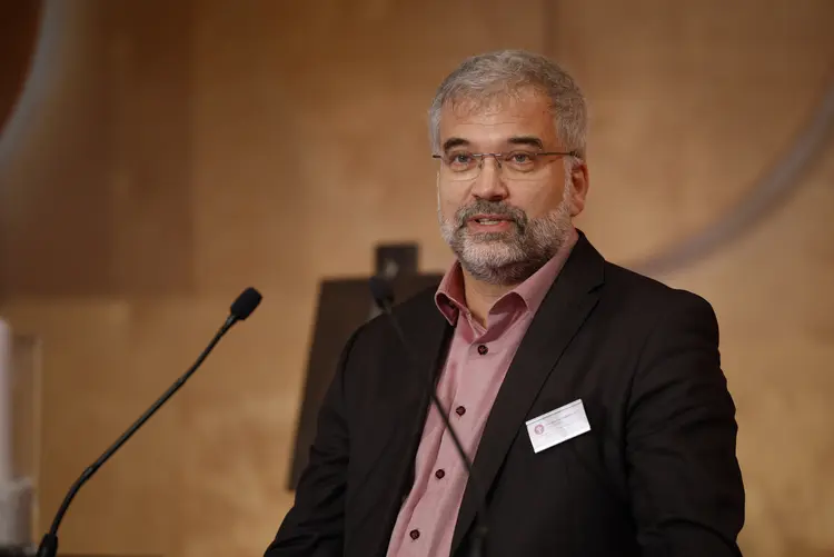 Hansjörg Frank, Vorsitzender des Ausschusses für die Verteilung der Mittel aus dem Ausgleichsstock Herbsttagung der württembergischen evangelischen Landessynode im Hospitalhof.