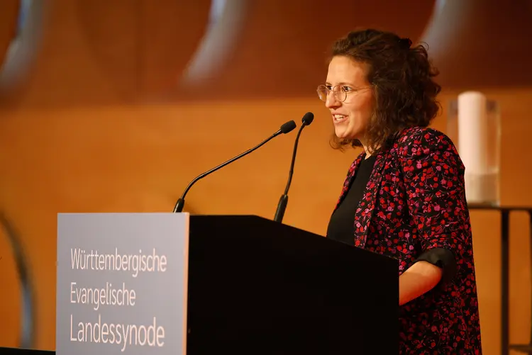 Agnes Kübler, Referentin für die Themen Rassismus und Antisemitismus Herbsttagung der württembergischen evangelischen Landessynode im Hospitalhof.