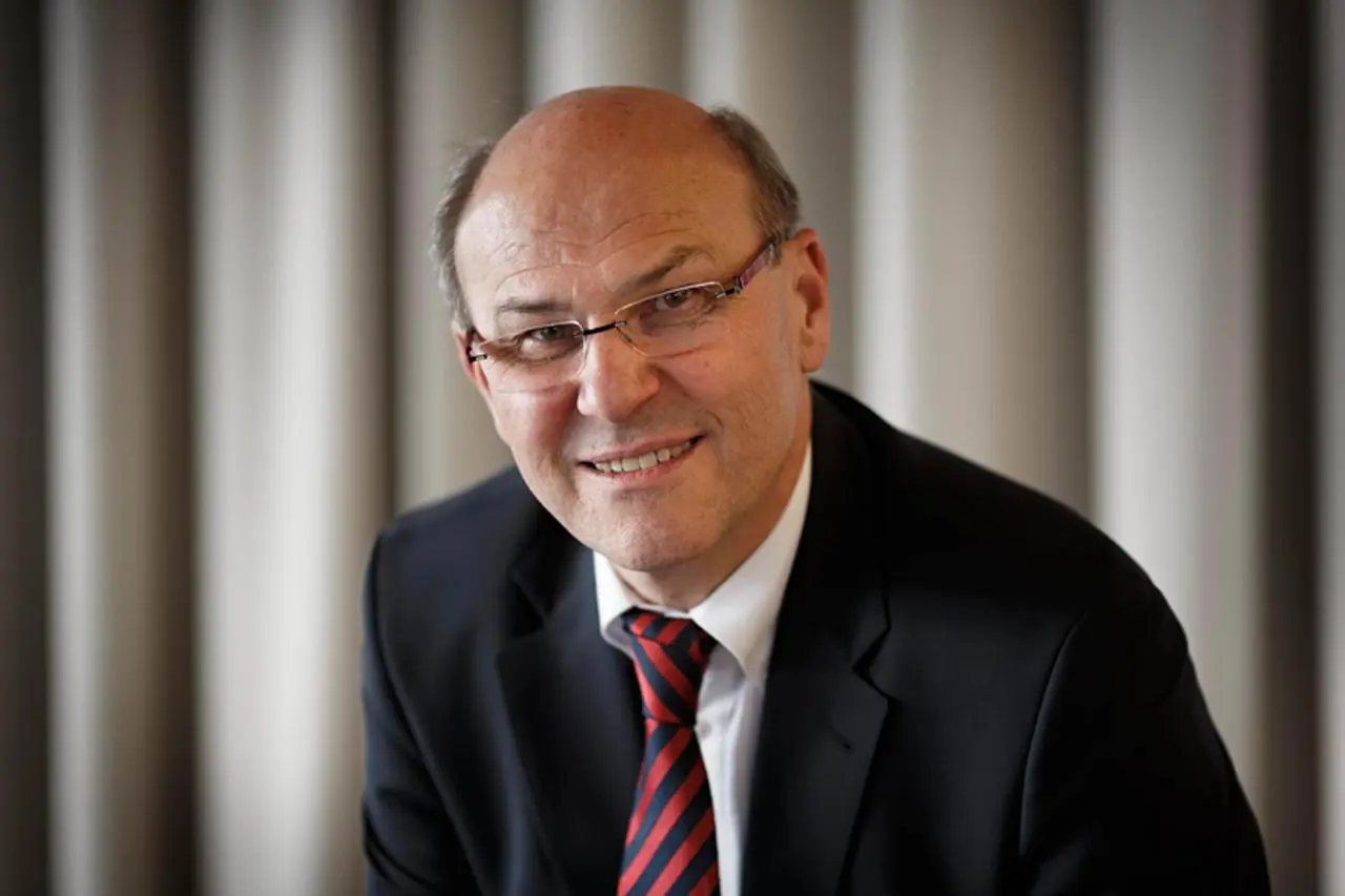 Oberkirchenrat Werner Baur Oberkirchenrat Werner Baur: Ein Studiengang mit Perspektive