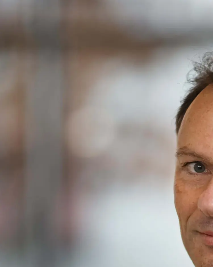 Oberkirchenrat Dr. Martin Kastrup, Finanzdezernent im Oberkirchenrat der Evangelischen Landeskirche in Württemberg Oberkirchenrat Dr. Martin Kastrup leitet das Dezernat „Finanzmanagement und Informationstechnologie“. Die Aufgaben des Dezernats umfassen die Finanzplanung, den Haushaltsplan, Steuern, Finanzcontrolling, Statistik und Liquiditätsmanagement, Internes Berichtswesen, Finanzbuchhaltung sowie Fundraising und Stiftungsmanagement. Ein weiterer Arbeitsbereich ist die Informationstechnologie der Landeskirche und des Oberkirchenrats.