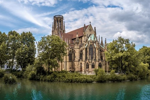 Gedenktag: Zum 150. Jahrestag der Einweihung der Johanneskirche in Stuttgart