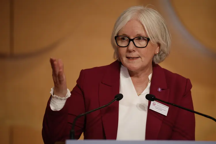 Sabine Foth, Präsidentin der 16. Landessynode Herbsttagung der württembergischen evangelischen Landessynode im Hospitalhof.