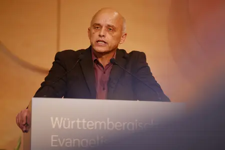 Dr. Jochen Maurer Dr. Jochen Maurer
