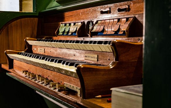 Der Spieltisch der 1913 gebauten Walcker-Orgel. Sie muss saniert werden - einschließlich Organola-Überholung dürften sich die Kosten auf rund 96.000 Euro belaufen. Das schätzt die evangelische Kirchengemeinde Großgartach.