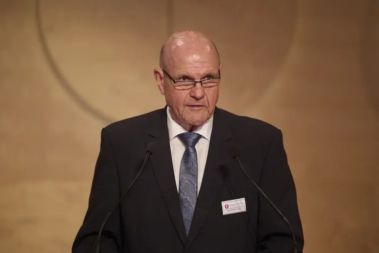 Karl-Wilhelm Röhm, Alterspräsident der 17. Landessynode Karl-Wilhelm Röhm, Alterspräsident der 17. Landessynode