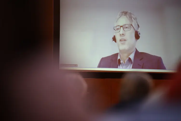 Christoph Müller, Vorsitzender des Rechtsausschusses Herbsttagung der württembergischen evangelischen Landessynode im Hospitalhof.