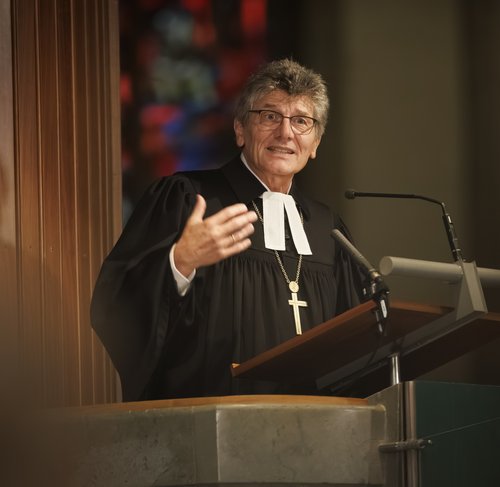 Landesbischof Ernst-Wilhelm Gohl in der Stiftskirche Stuttgart