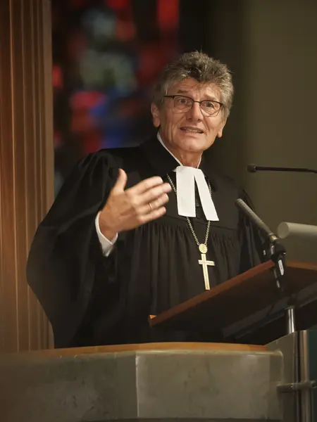 Landesbischof Ernst-Wilhelm Gohl in der Stiftskirche Stuttgart Landesbischof Ernst-Wilhelm Gohl in der Stiftskirche Stuttgart