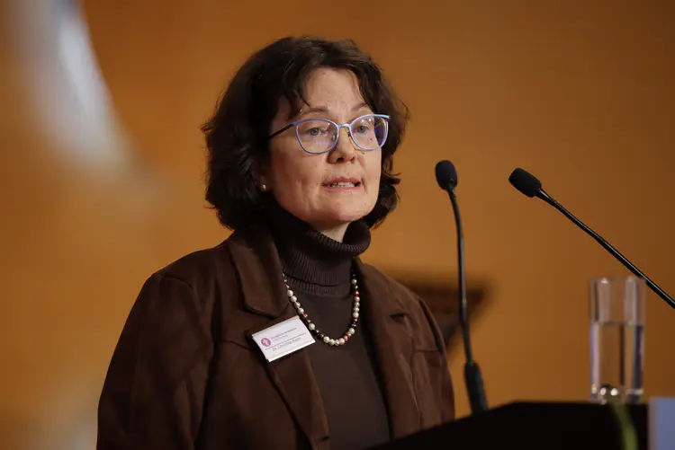 Kirchenrätin Dr. Christine Keim, Leiterin des Referats für Mission, Ökumene und Entwicklung Herbsttagung der württembergischen evangelischen Landessynode im Hospitalhof.