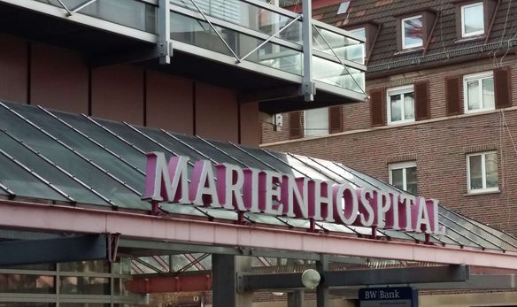 Im Marienhospital in Stuttgart sind mehrere Seelsorgerinnen und Seelsorger tätig. 
