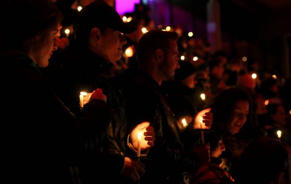 Das Gazi-Stadion verwandelte sich am 22. Dezember beim ersten Stuttgarter Weihnachtssingen in ein Lichtermeer: Aus rund 4.100 Kehlen erschallten die Melodien.