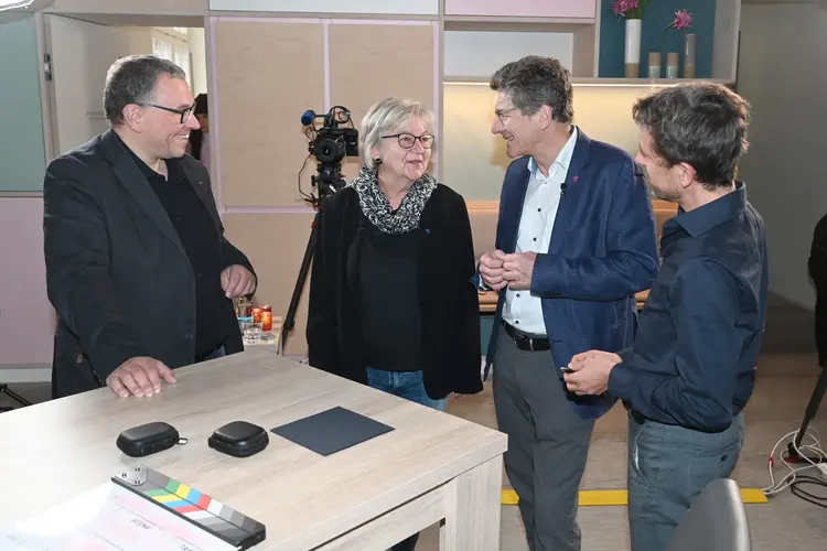 v.l.n.r. Tobias Glawion, Kirchenpräsidentin Dorothee Wüst, Landesbischof Ernst-Wilhelm Ernst-Wilhelm Gohl, Florian Riesterer