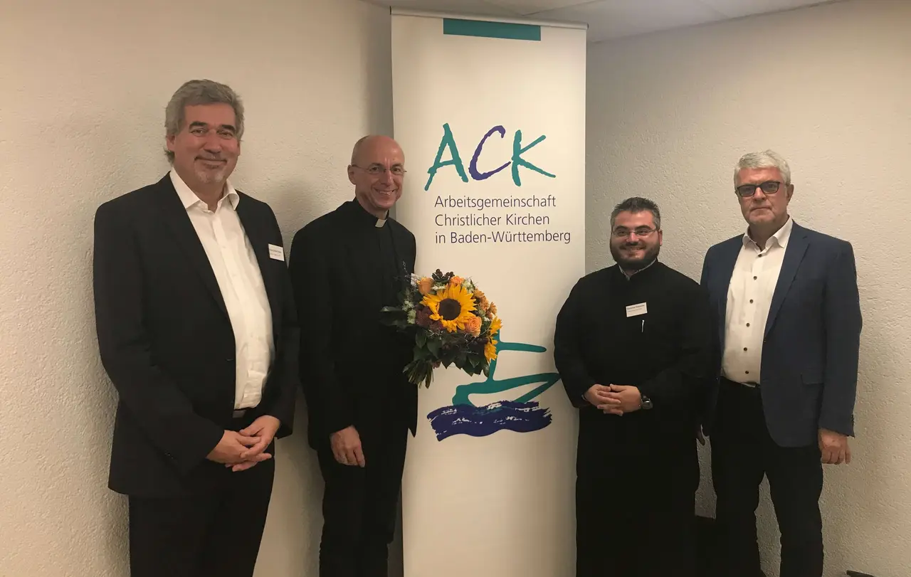 v.l.n.r.: Msgre. Dr. Heinz Detlef Stäps (neuer stellvertretender Vorsitzender, Weihbischof Dr. Peter Birkhofer ED (bisheriger Vorsitzender), Pfarrer Dimitrios Katsanos, Griechisch-Orthodoxe Kirche (neuer stellvertretender Vorsitzender), Prälat Prof. Dr. Traugott Schächtele, Evangelische Landeskirche in Baden (neuer ACK-Vorsitzender).