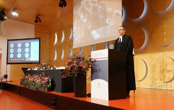 Tobias Geiger, der Vorsitzende des Finanzausschusses, bei der Eröffnungspredigt.