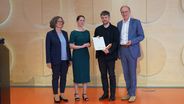 Verleihung Ev. Buchpreis 2023: v.l. Stefanie Drüsedau, Jury-Vorsitzende; Wiebke Mandalka, Geschäftsführerin Ev. Literaturportal e.V.; Martin Kordic, Lektor des Hanser-Verlags; Landesbischof Ralf Meister, Vorsitzender des Ev. Literaturportal e.V.