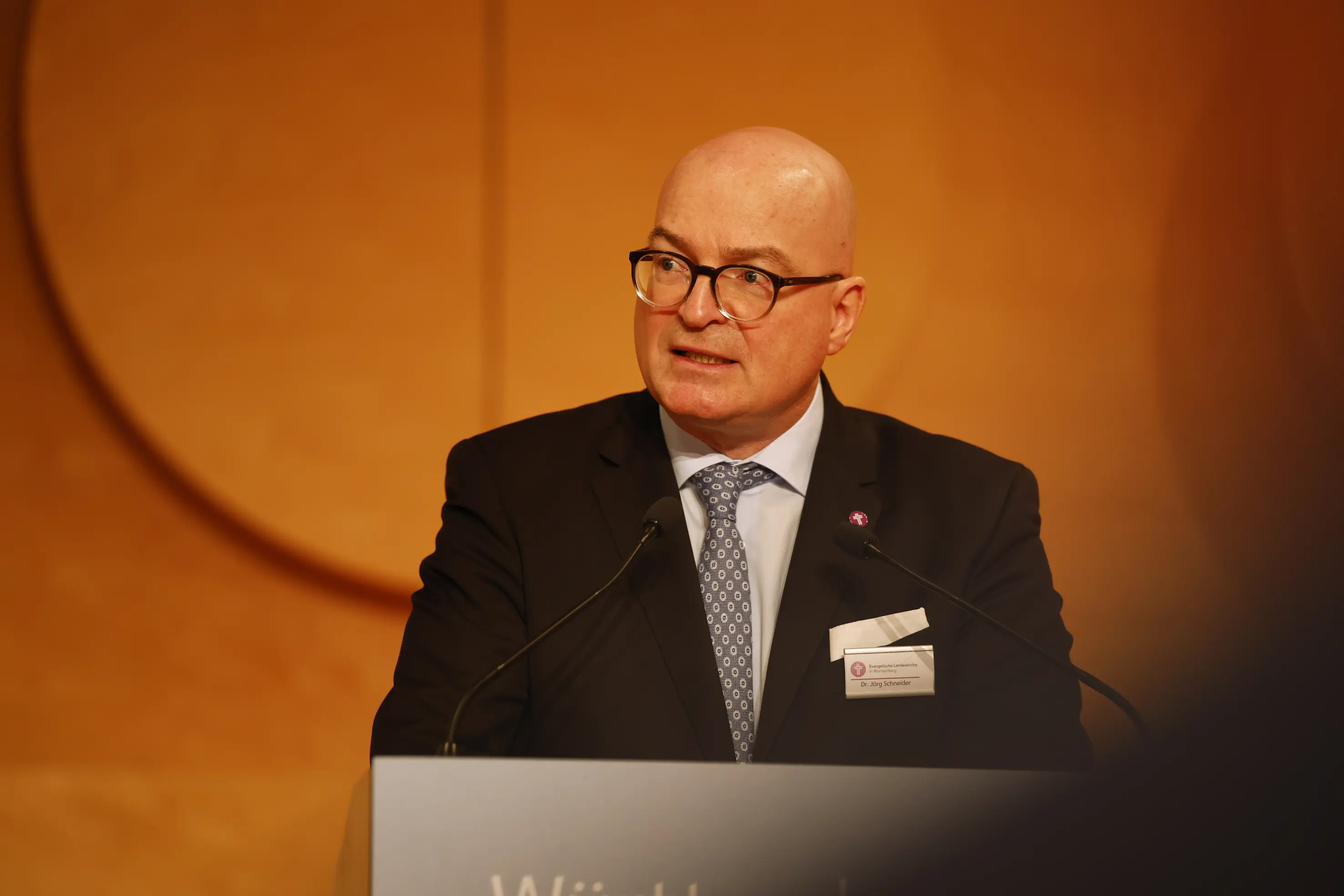 Oberkirchenrat Dr. Jörg Schneider, Leiter des Dezernats Theologie, Gemeinde und weltweite Kirche Herbsttagung der württembergischen evangelischen Landessynode im Hospitalhof.
