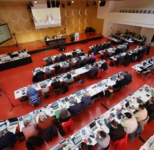 Frühjahrstagung der Württembergischen evangelischen Landessynode im Hospitalhof.