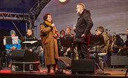 1. Stuttgarter Weihnachtssingen 2019: Schirmherrin Gerlinde Kretschmann und Landeskirchenmusikdirektor Matthias Hanke