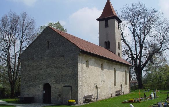 Auf das 8. Jahrhundert geht die St. Michaelskirche in Albstadt-Burgfelden zurück. Damit zählt sie zu den ältesten Bauten Württembergs.