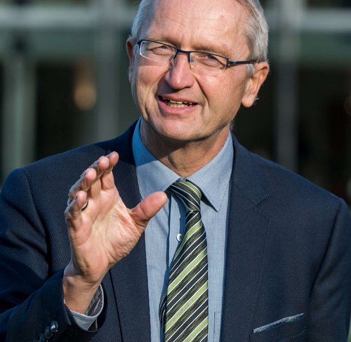 Prof. Dr. Jörg Hübner ist seit 2013 Direktor der evangelischen Akademie Bad Boll.