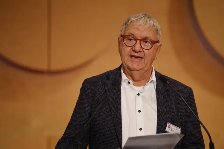 Hellger Koepff, Vorsitzender des Theologischen Ausschusses Herbsttagung der württembergischen evangelischen Landessynode im Hospitalhof.