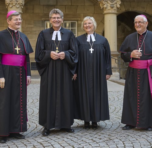 Gottesdienst und Festakt zur Verabschiedung von Landesbischof Frank Otfried July und Amtseinführung von Ernst-Wilhelm Gohl.