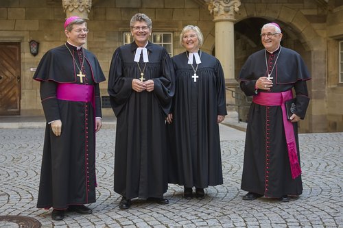 Gottesdienst und Festakt zur Verabschiedung von Landesbischof Frank Otfried July und Amtseinführung von Ernst-Wilhelm Gohl.