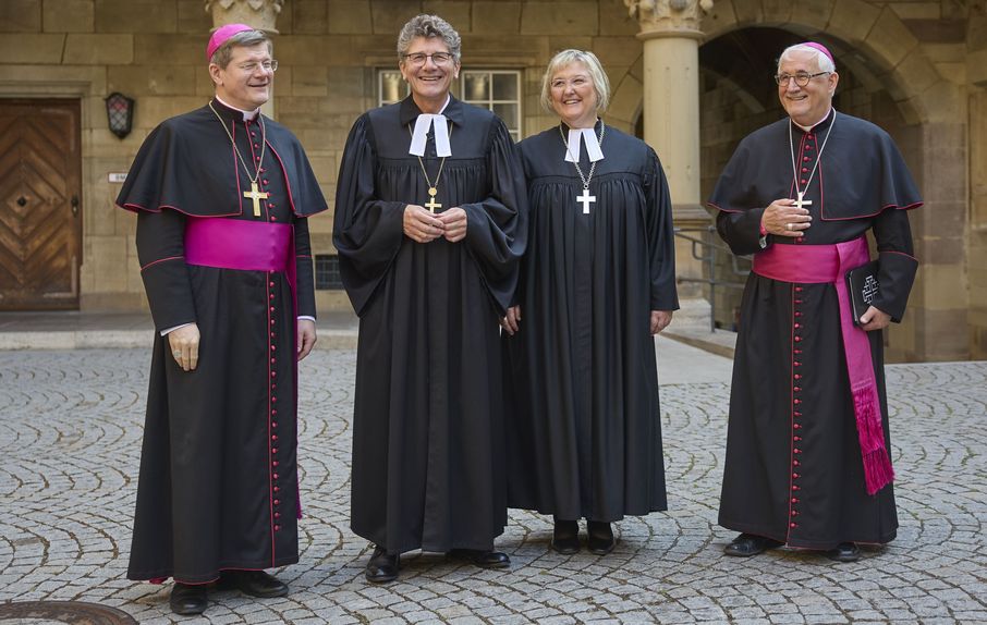 Erzbischof Stephan Burger (Freiburg), Landesbischof Ernst-Wilhelm Gohl (Stuttgart), Landesbischöfin Heike Springhart (Karlsruhe) und Bischof Gebhard Fürst (Rottenburg) - v.l.n.r.