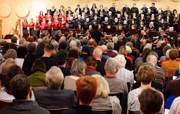 Hunderte Zuhörer lauschten dem Oratorienkonzert am Sonntagabend im Hospitalhof Stuttgart.