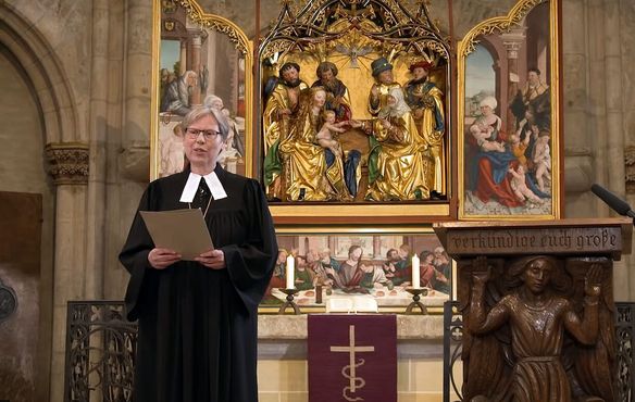 Die Ulmer Prälatin Gabriele Wulz gestaltete den Auftakt-Gottesdienst der Reihe „Du bist nicht allein“ aus dem Ulmer Münster.