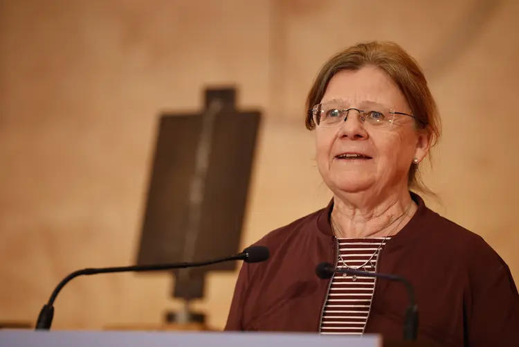 Annette Sawade, Vorsitzende des Ausschusses für Kirche, Gesellschaft, Öffentlichkeit und Bewahrung der Schöpfung Herbsttagung der württembergischen evangelischen Landessynode im Hospitalhof.