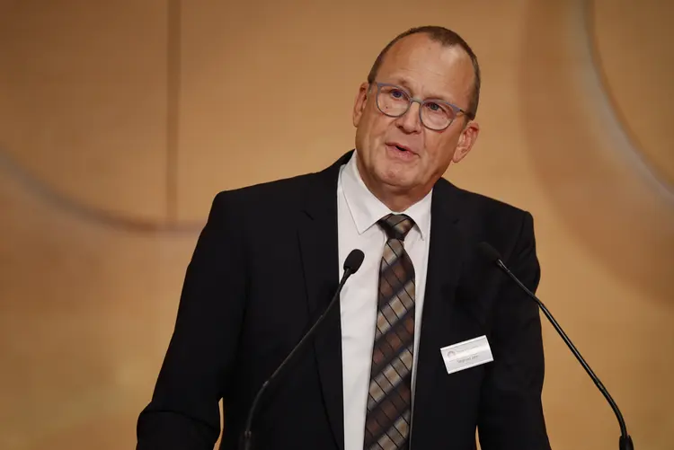 Siegfried Jahn, Vorsitzender des Ausschusses für Bildung und Jugend Herbsttagung der württembergischen evangelischen Landessynode im Hospitalhof.