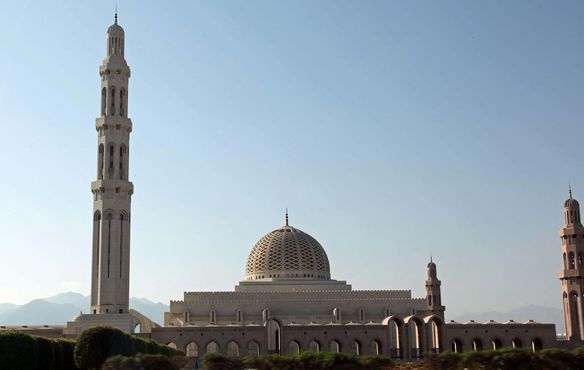 Ein Höhepunkt der Reise war die Rede Bischof Julys zum Thema „Glaube und Toleranz“ in der Großen Sultan-Qaboos-Moschee in der omanischen Hauptstadt Muscat.