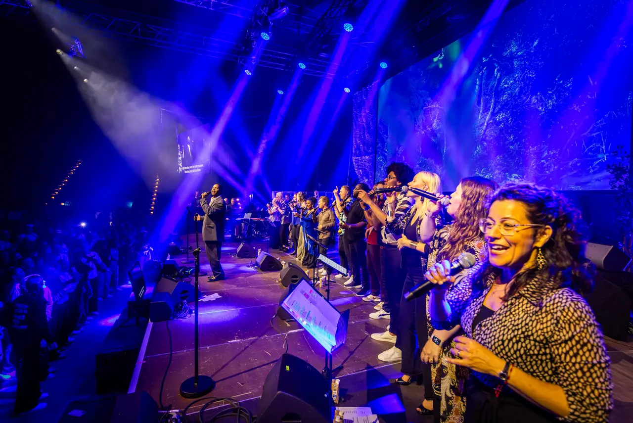 Offiziell startet das Festival am Freitag, 1. Mai, um 19:00 Uhr mit einem großen Festivalkonzert in der Porsche-Arena.