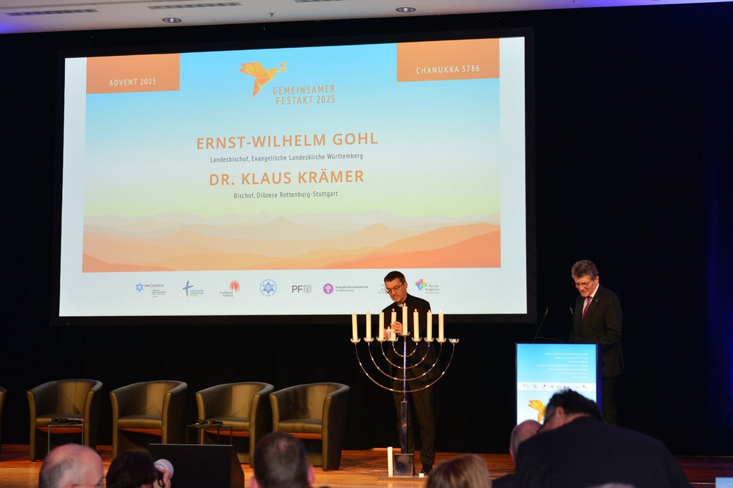 Landesbischof Ernst-Wilhelm Gohl (rechts) und Bischof Dr. Klaus Krämer (links)